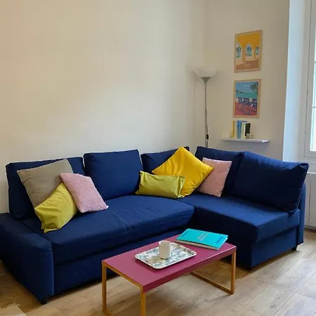 Apartment Am *